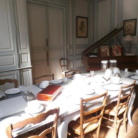 La Maison Xviiie Moulins  Exteriör bild