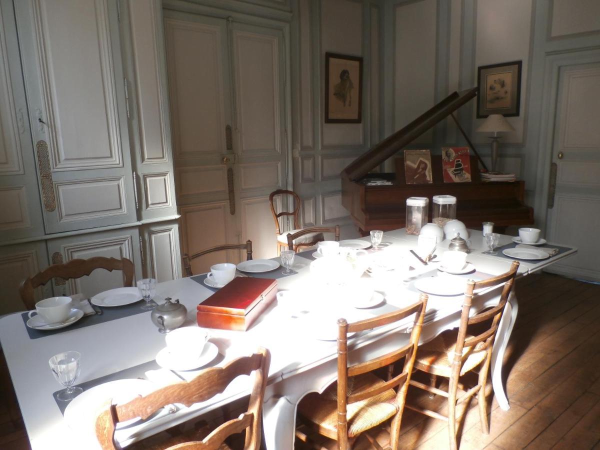 La Maison Xviiie Moulins  Exteriör bild