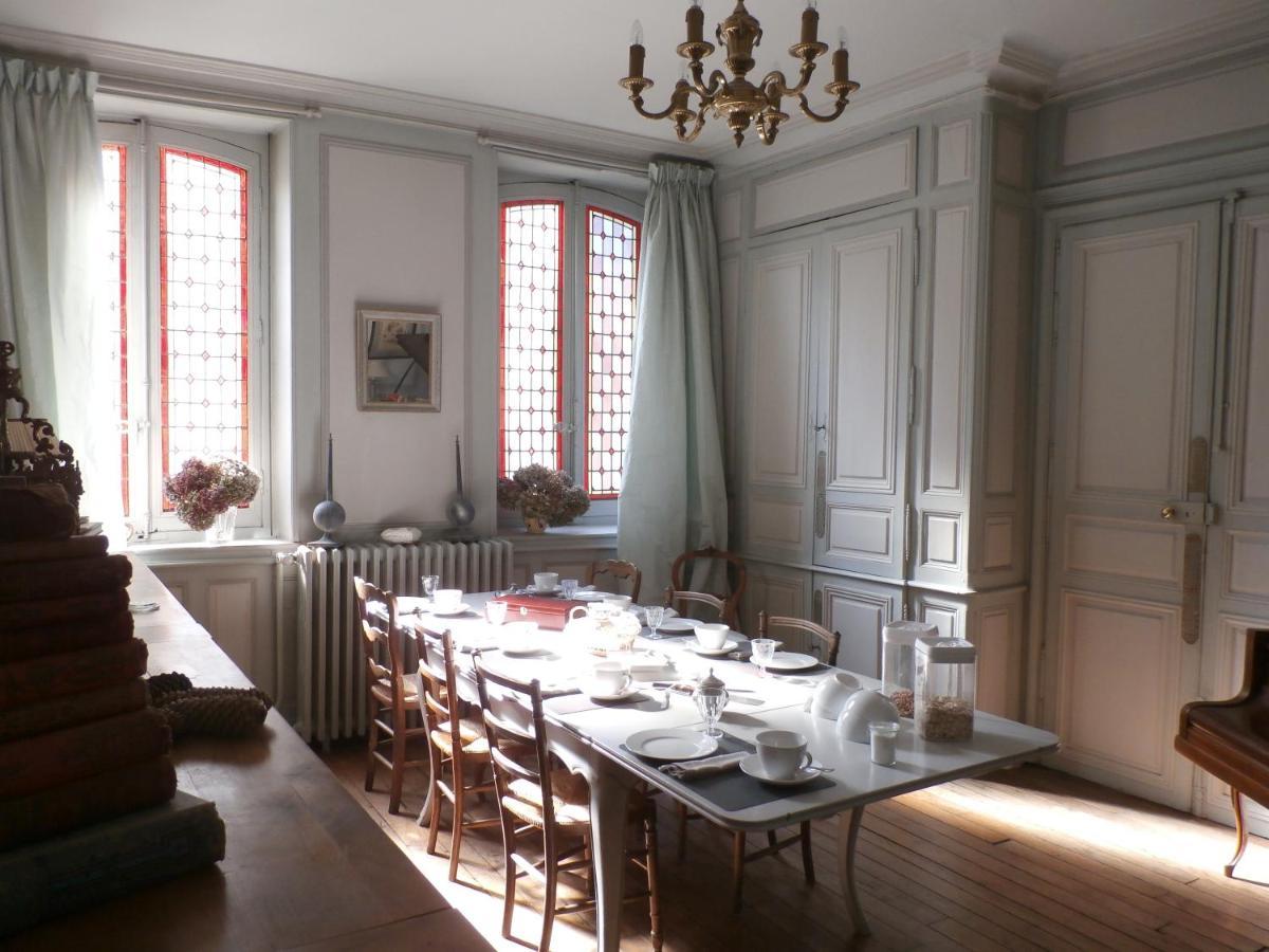 La Maison Xviiie Moulins  Exteriör bild