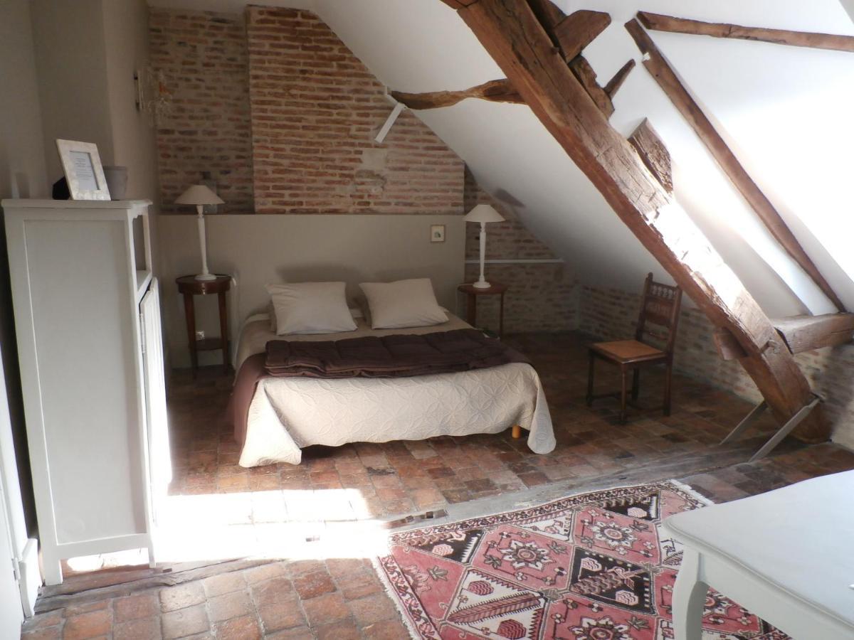 La Maison Xviiie Moulins  Exteriör bild